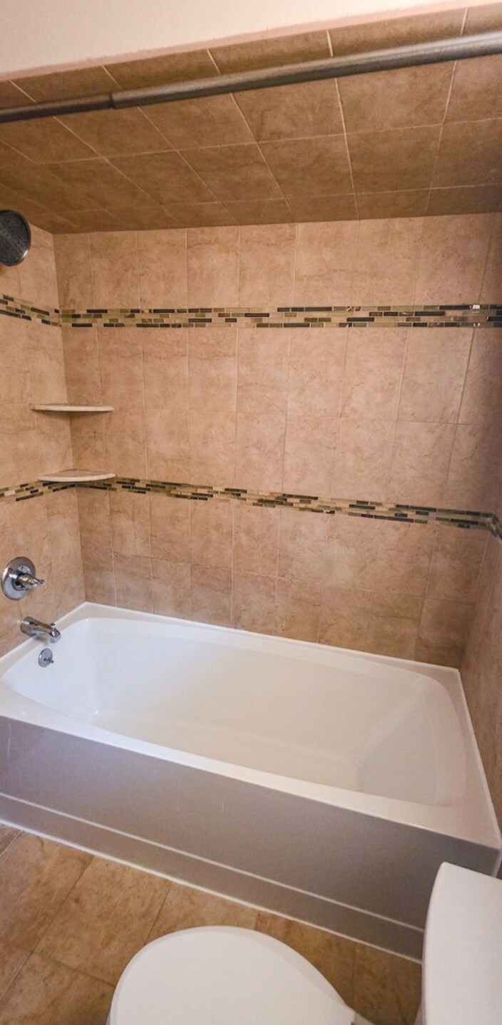 Building Photo - 97 Elm St