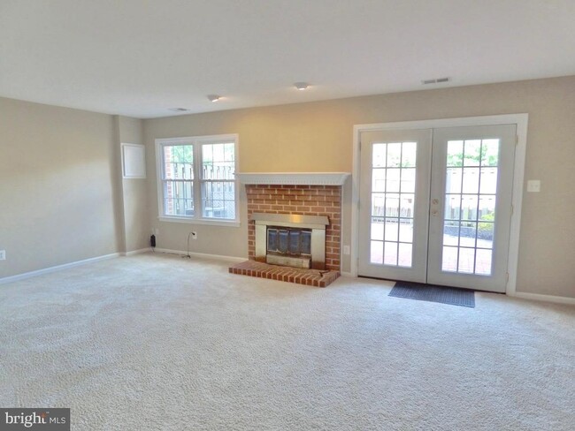 Building Photo - 10127 Ebenshire Ct