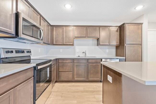 Building Photo - 127 Axlewood Dr