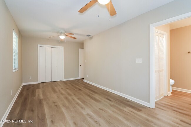Building Photo - 6348 Fabian Dr