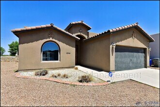 Building Photo - 3741 Loma Adriana