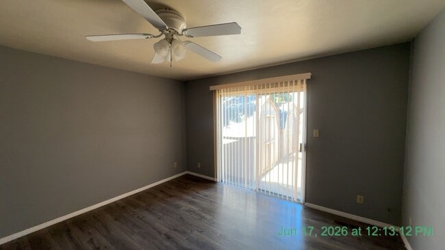 Building Photo - South West Visalia Now Ready!