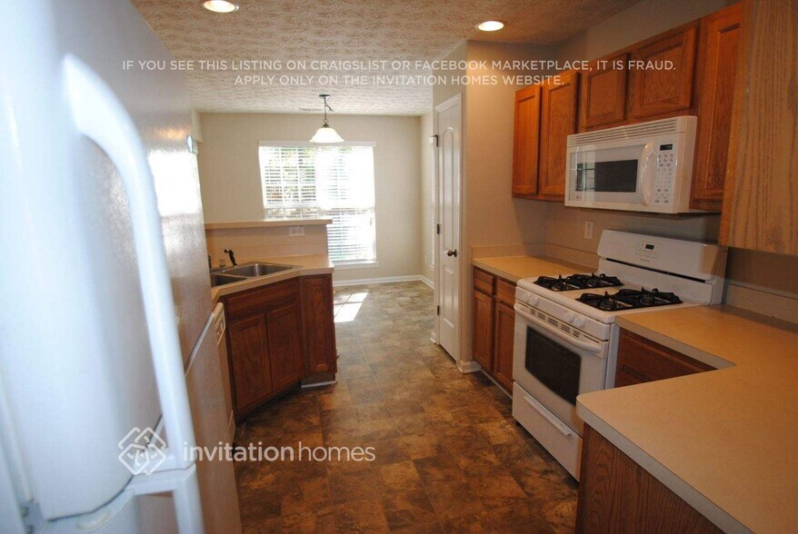 Building Photo - 783 Mesa Rd