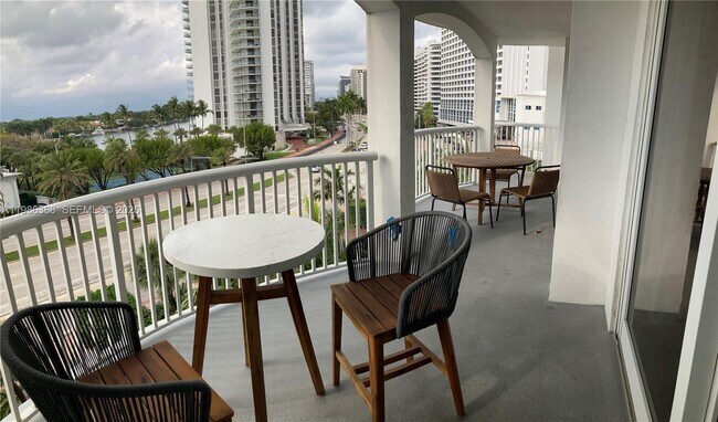 Building Photo - 5401 Collins Ave
