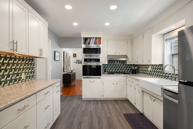 Building Photo - Stylish Queen Anne Bungalow with Vibrant Curb Appeal