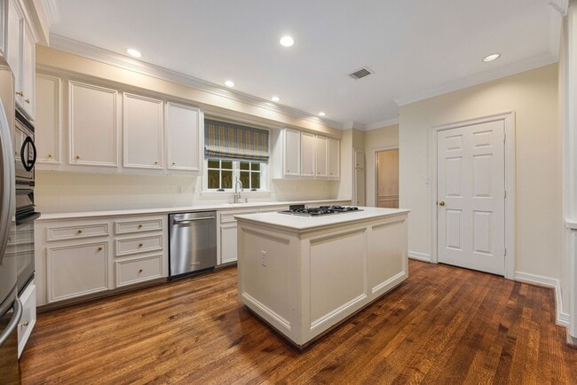 Building Photo - 3216 Rice Boulevard