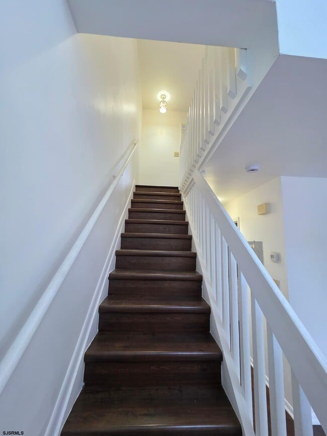 Building Photo - 22 Oyster Bay