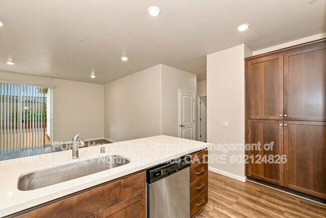 Building Photo - 1665 Hopper Ave