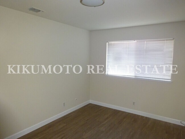 Building Photo - 6891 Steamboat Way