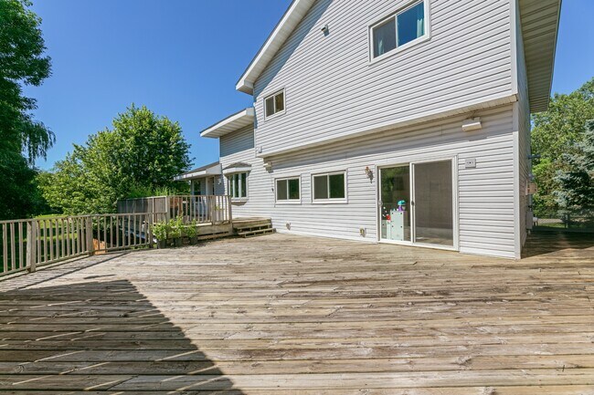 Building Photo - 645 US-12