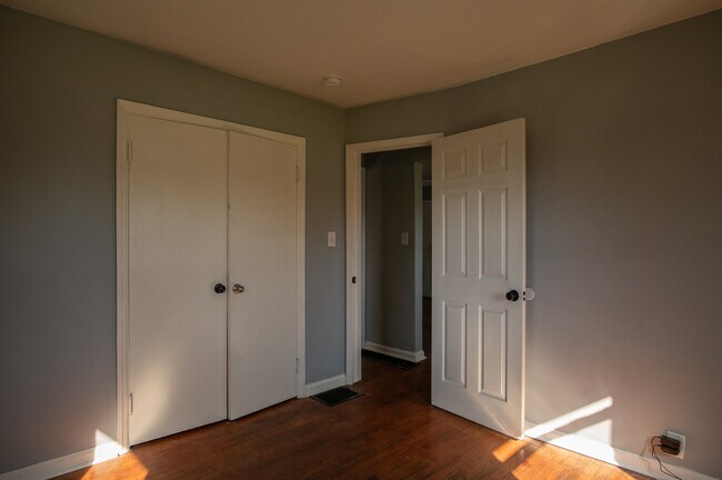 Building Photo - 3668-3674 Karwin Dr