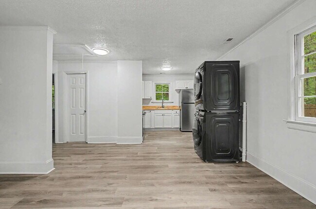 Building Photo - 7018 Old NC 86