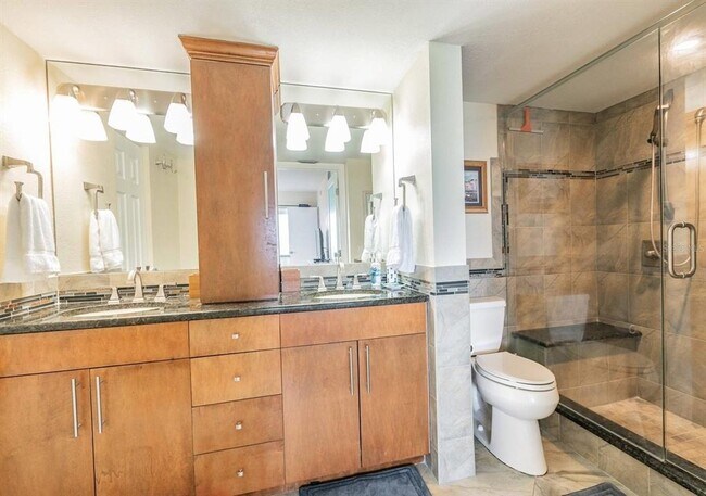 Building Photo - 5541 Del Sol Blvd