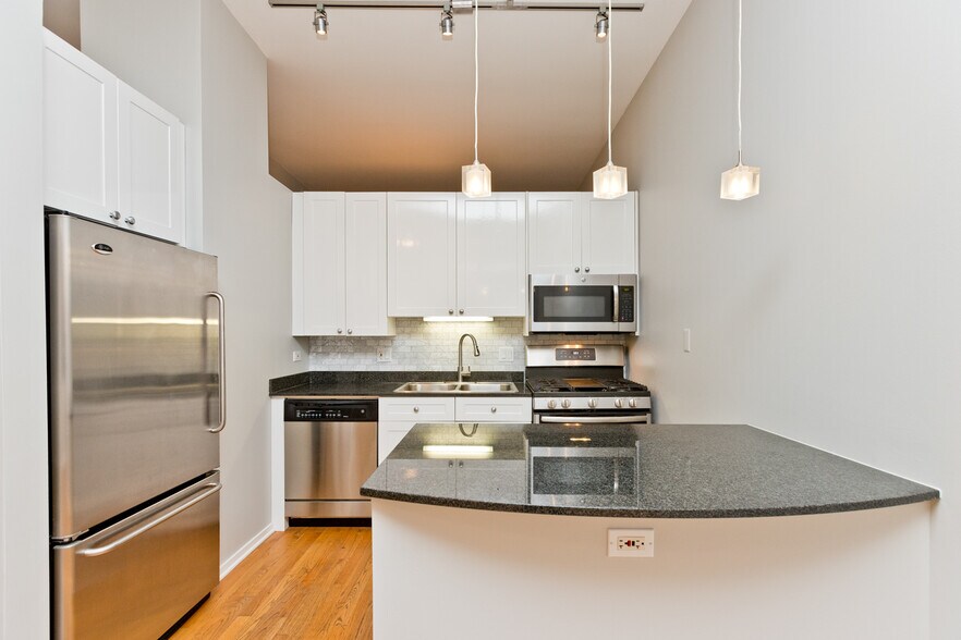 Building Photo - 1201 W Adams St