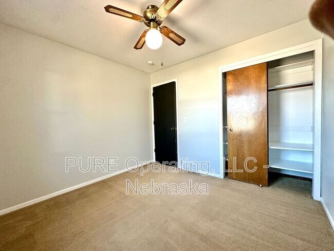 Building Photo - 20215 Pinkney St