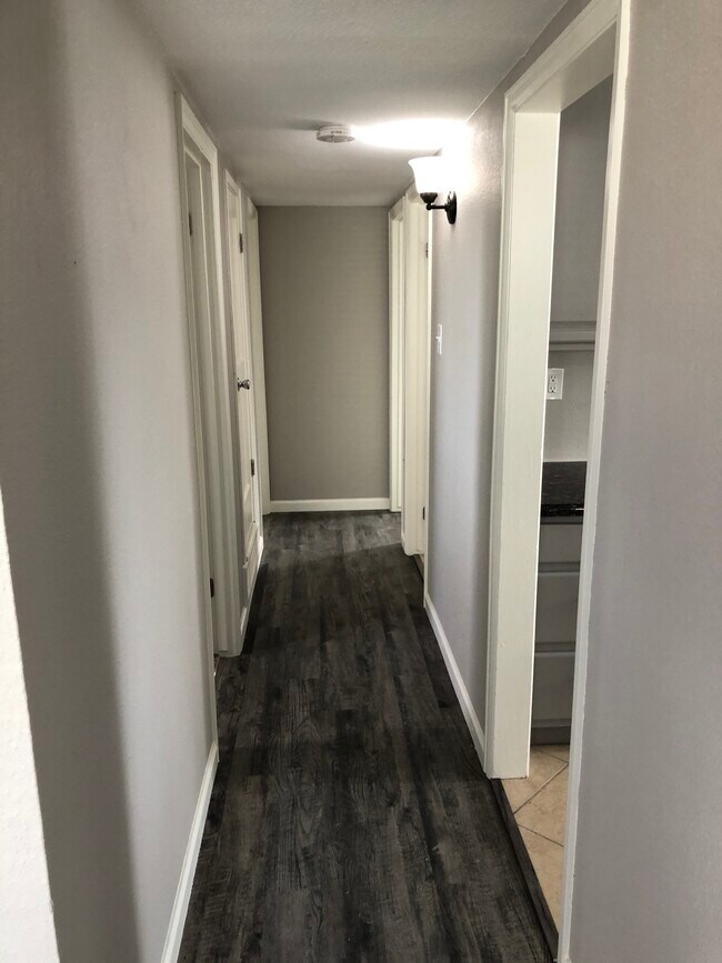 Building Photo - 911 Zion St