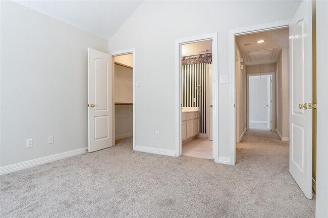 Building Photo - 5534 Chesapeake Pl