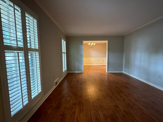 Building Photo - 1531 Cordova Rd