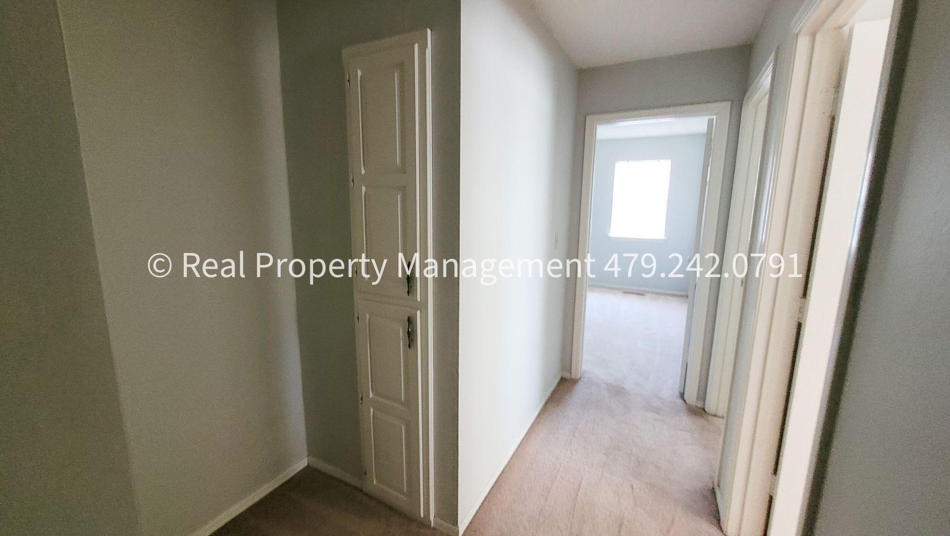 Building Photo - 106 Oak St