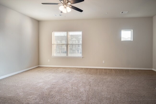 Building Photo - 2721 Vine Ct