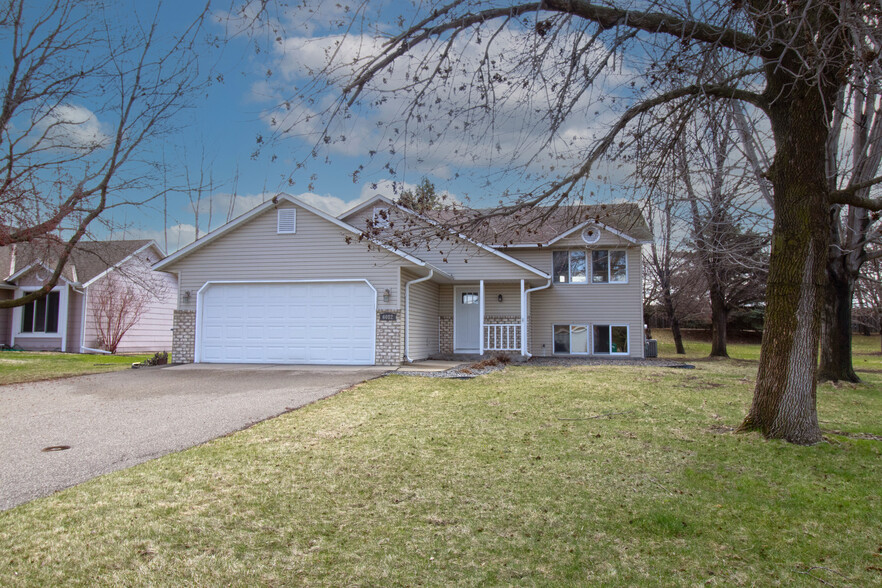 Primary Photo - 6082 Kalland Cir NE