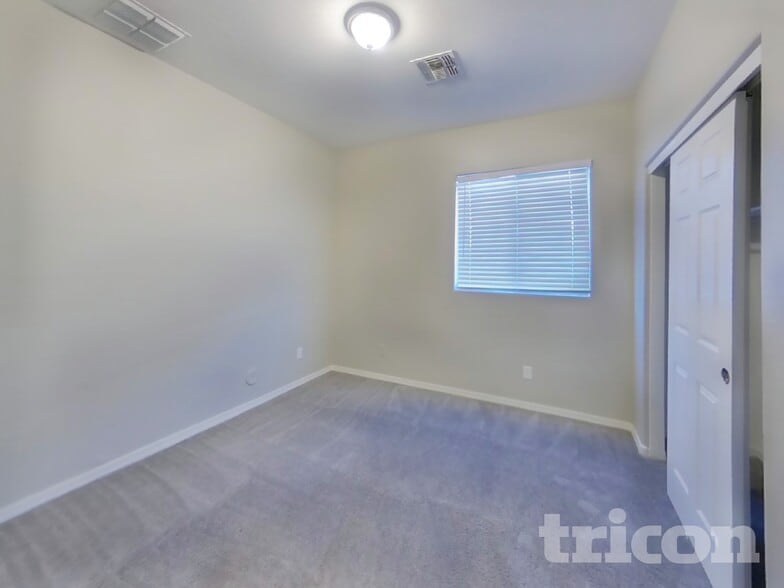 Building Photo - 723 W Dana Dr