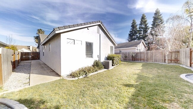 Building Photo - 3855 Saintsbury Dr