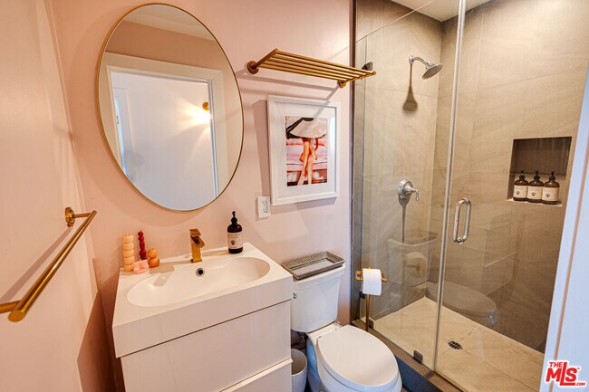 Building Photo - 8560 Franklin Ave