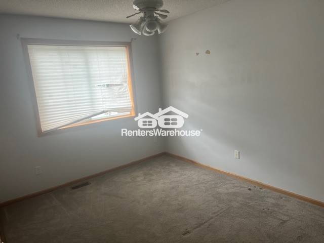 Building Photo - 10794 Tamarack Cir