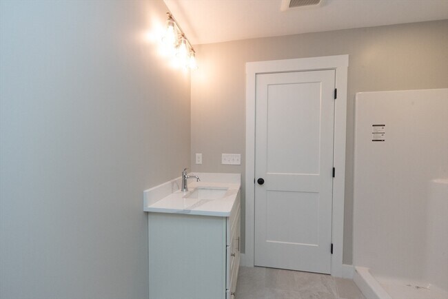 Building Photo - 61 Boutelle Rd