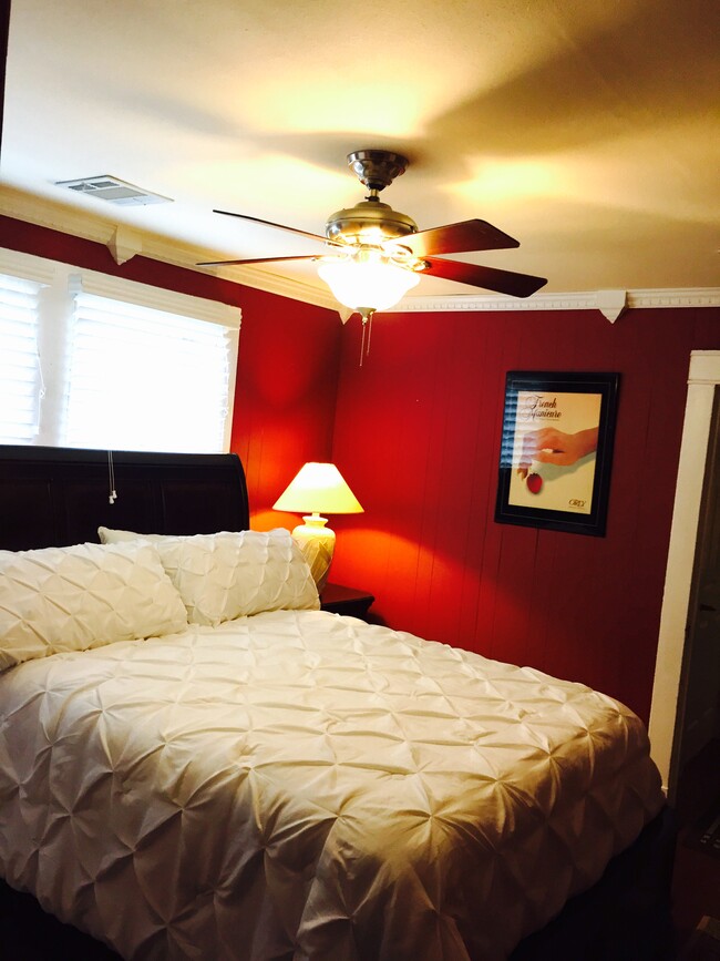 Bedroom looking in - 1026 Cherokee St