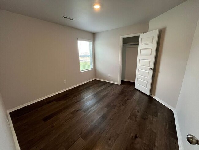Building Photo - Now Leasing: Spacious 4-Bedroom, 2-Bath Home in Pea Ridge — Secure Your New Home Today!