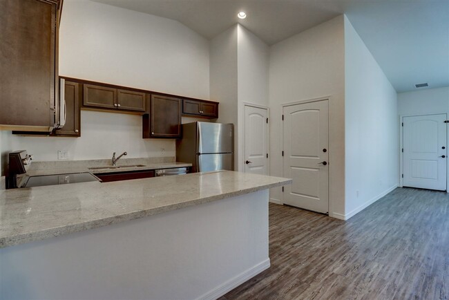 Building Photo - 8346 Florentine Rd