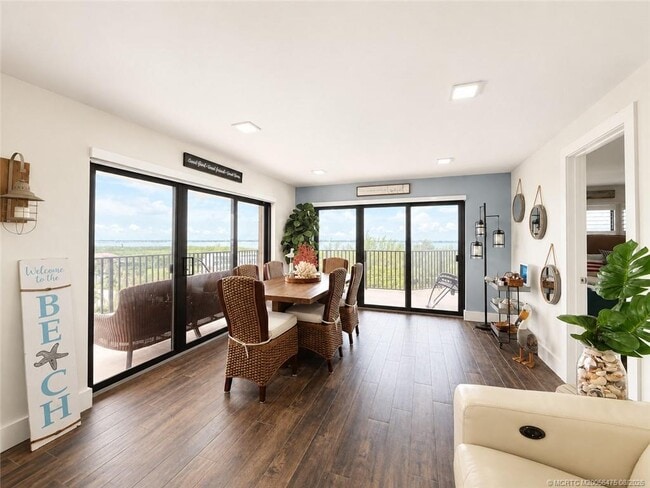 Building Photo - 10044 S Ocean Dr