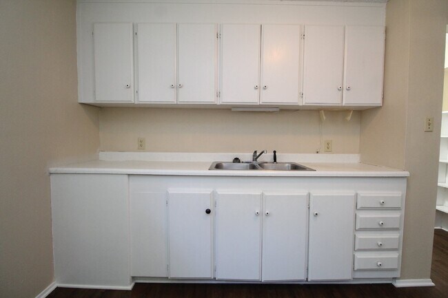 Building Photo - Cozy 1BR/1BA Apartment in Southwest Pensac...