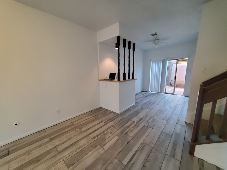 Living area - 12400 Brookglade Cir