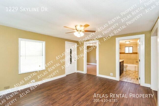 Building Photo - 1229 Skyline Dr