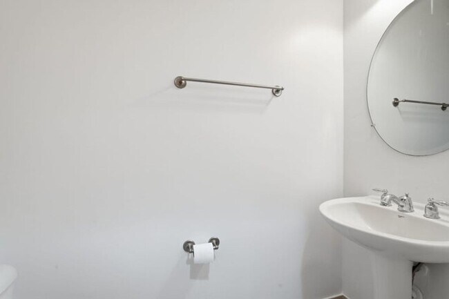 Building Photo - 531 S Federal Hwy