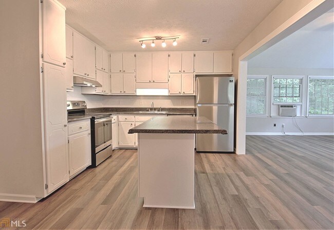 Building Photo - 408 Ironwood Way