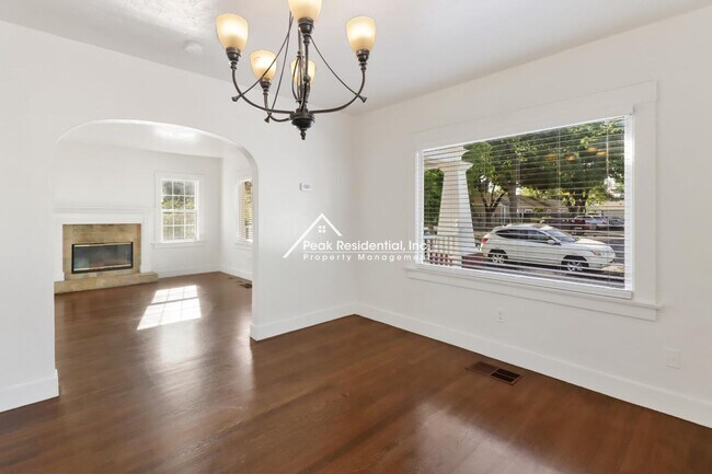 Building Photo - 1812 El Monte Ave
