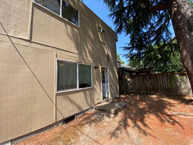 Building Photo - 2469 Miami Ln