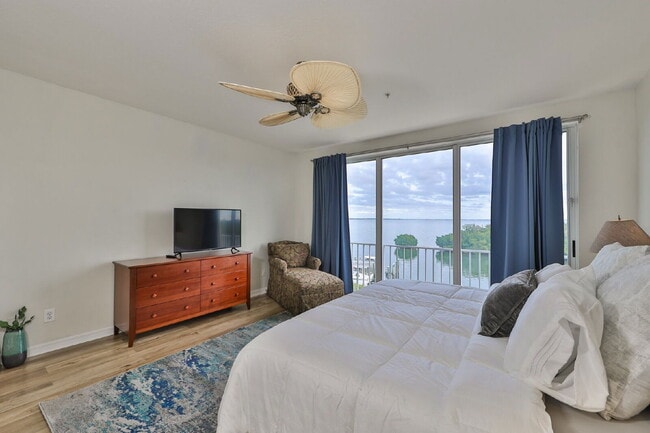 Building Photo - 1593 Pinellas Bayway S