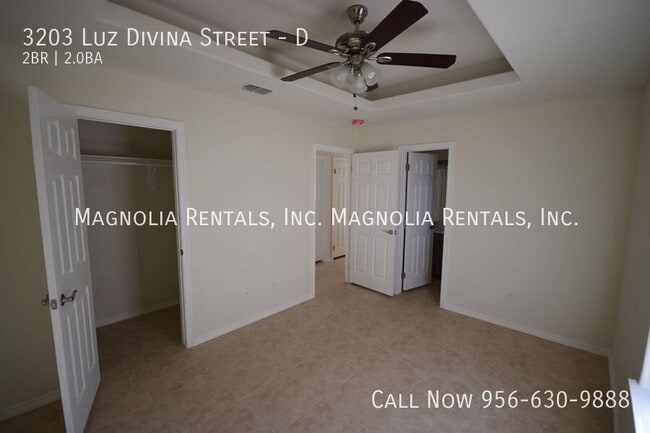 Building Photo - 3203 Luz Divina St