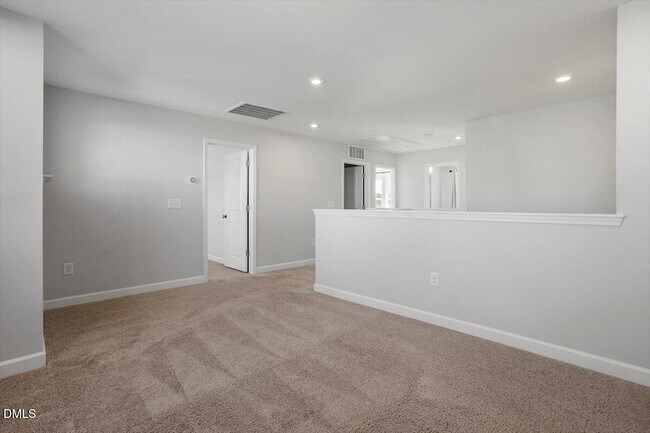 Building Photo - 128 Highland Grv Wy