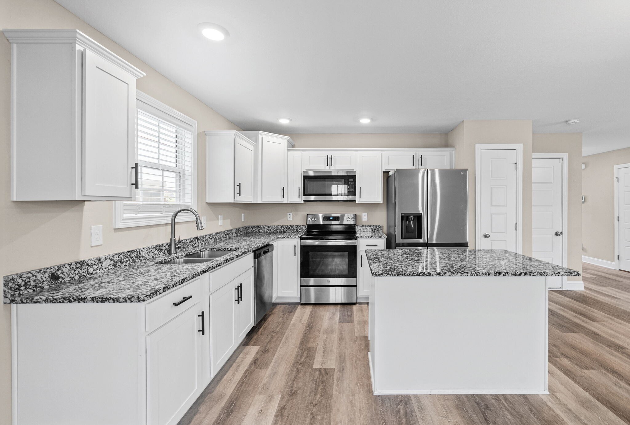 Building Photo - 835 Karmaflux Way