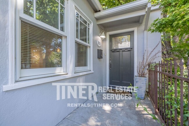 Building Photo - 3571 D St