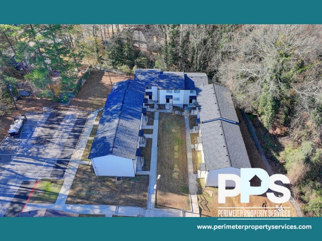 Building Photo - 390 W Lake Ave NW