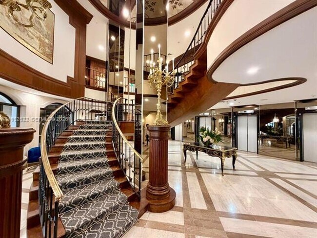 Building Photo - 6039 Collins Ave