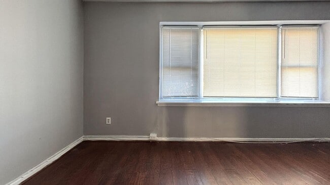 Building Photo - 2037 Beyer Ave