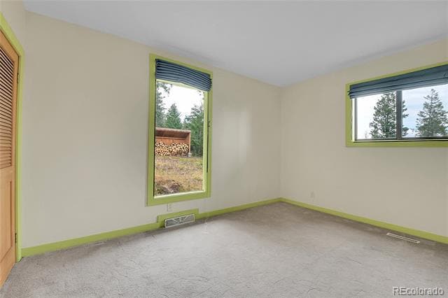 Building Photo - 190 Circle Dr